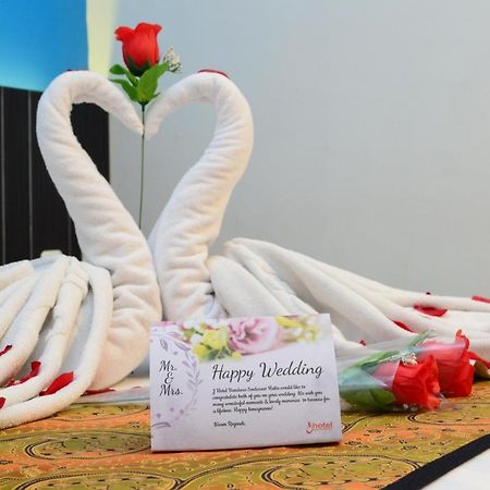 J Hotel - Bandara Soekarno Hatta Tangerang Buitenkant foto