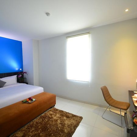 J Hotel - Bandara Soekarno Hatta Tangerang Kamer foto