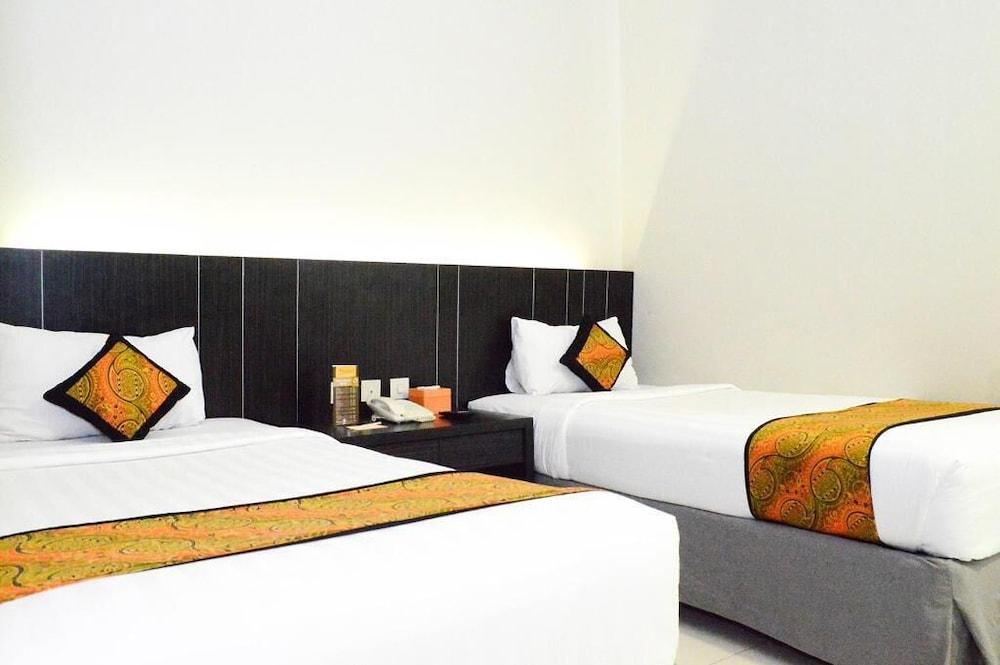 J Hotel - Bandara Soekarno Hatta Tangerang Buitenkant foto
