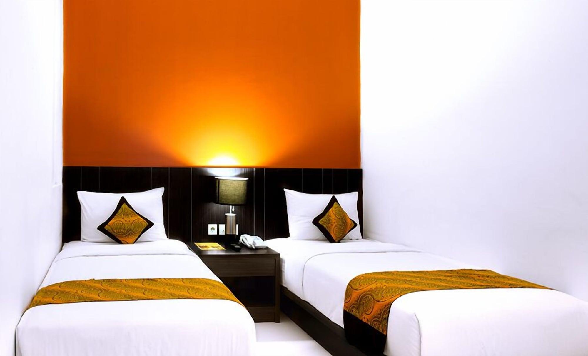 J Hotel - Bandara Soekarno Hatta Tangerang Buitenkant foto