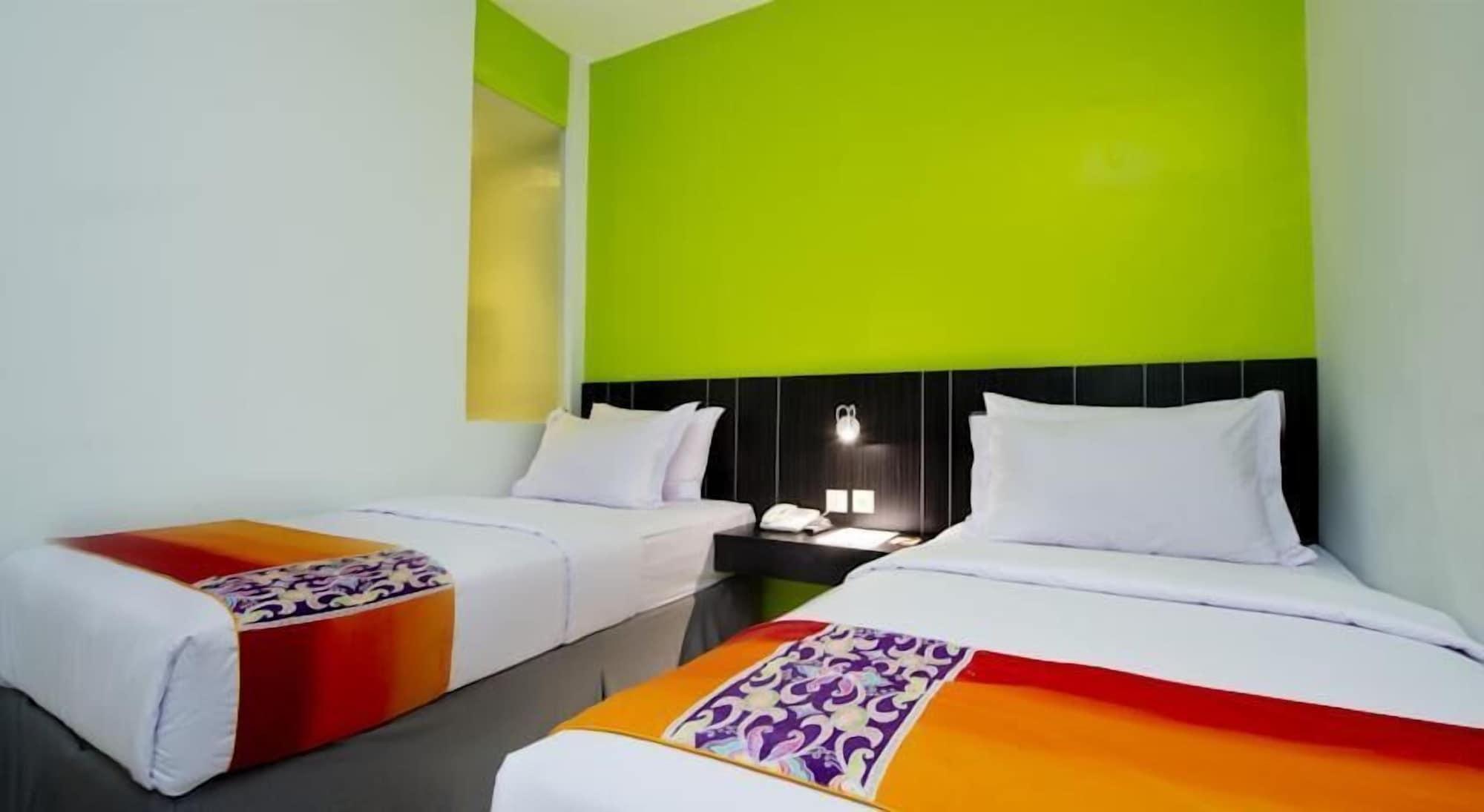 J Hotel - Bandara Soekarno Hatta Tangerang Buitenkant foto