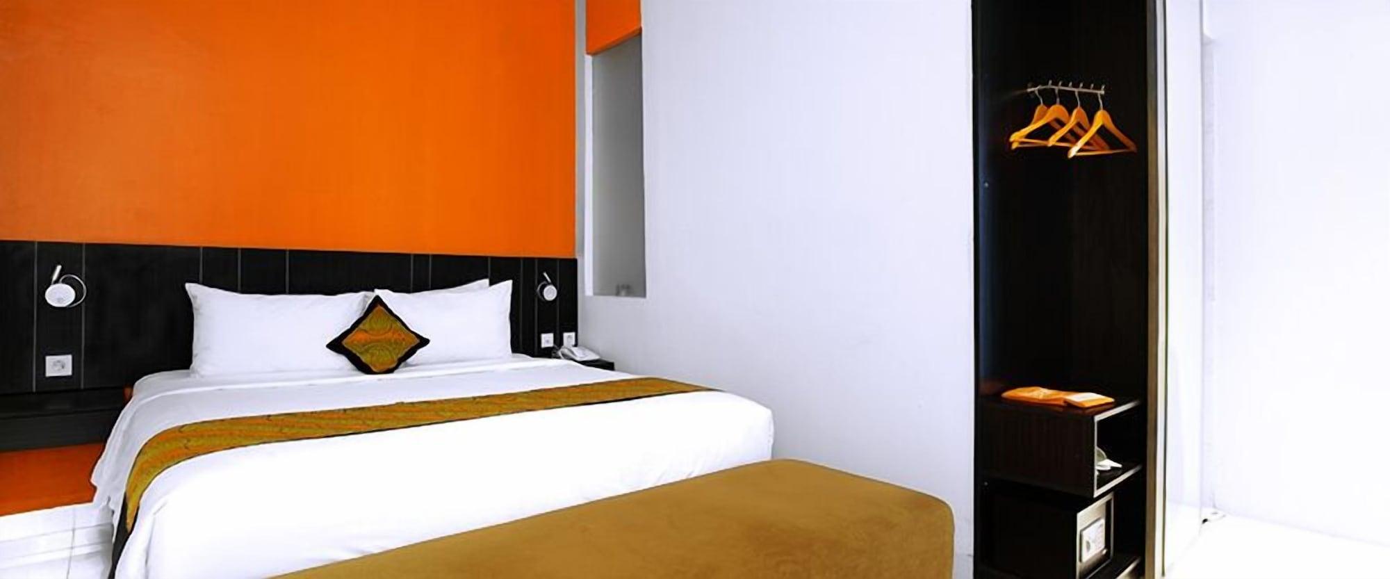 J Hotel - Bandara Soekarno Hatta Tangerang Buitenkant foto