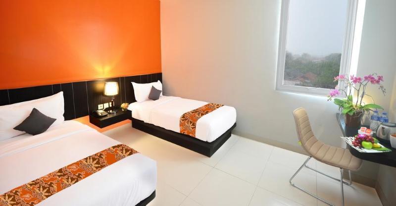 J Hotel - Bandara Soekarno Hatta Tangerang Buitenkant foto