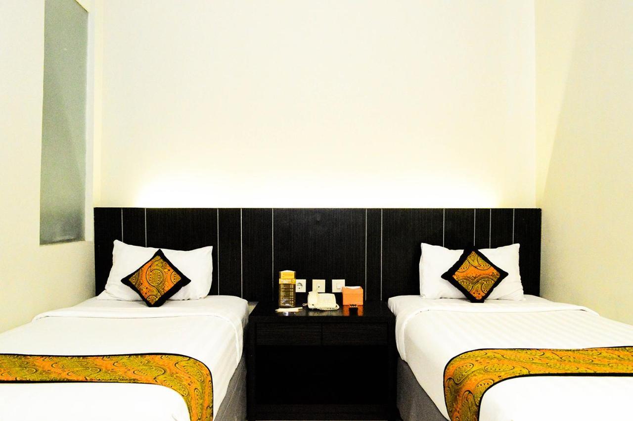 J Hotel - Bandara Soekarno Hatta Tangerang Buitenkant foto